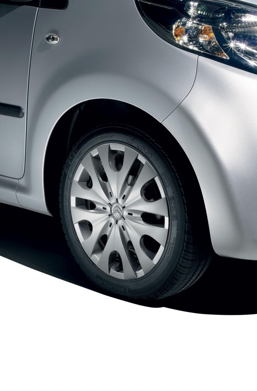  Citroen C1 5-Door 2012 года  (фото 3 из 124)